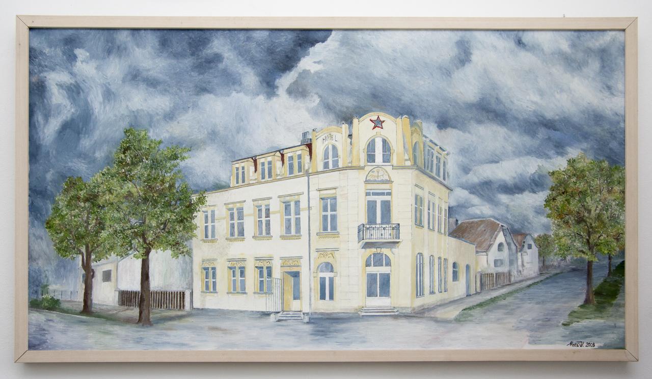 Hotel Modrá hvězda Sadská Esterno foto