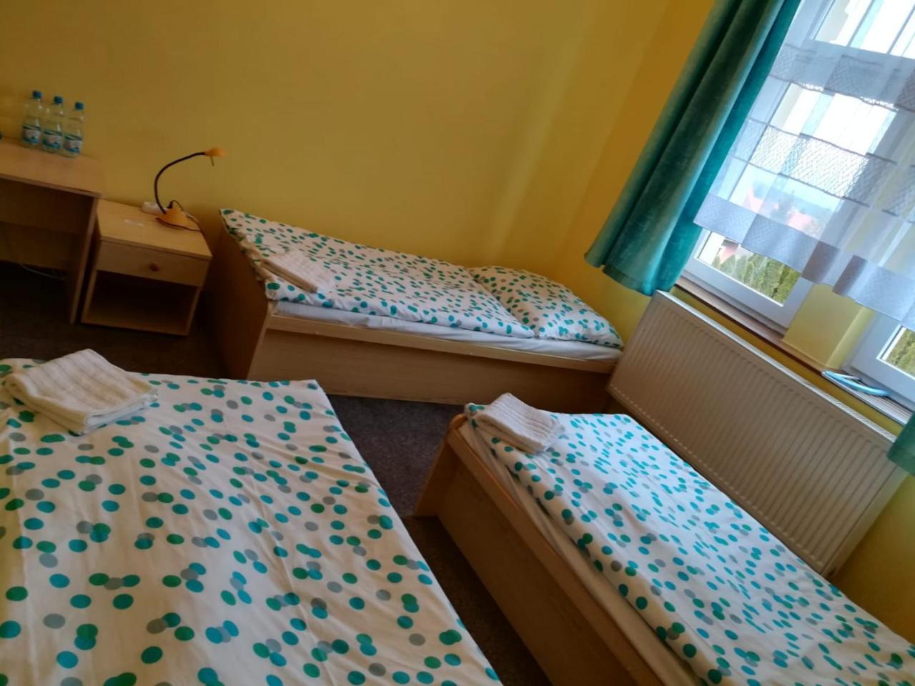 Hotel Modrá hvězda Sadská Esterno foto